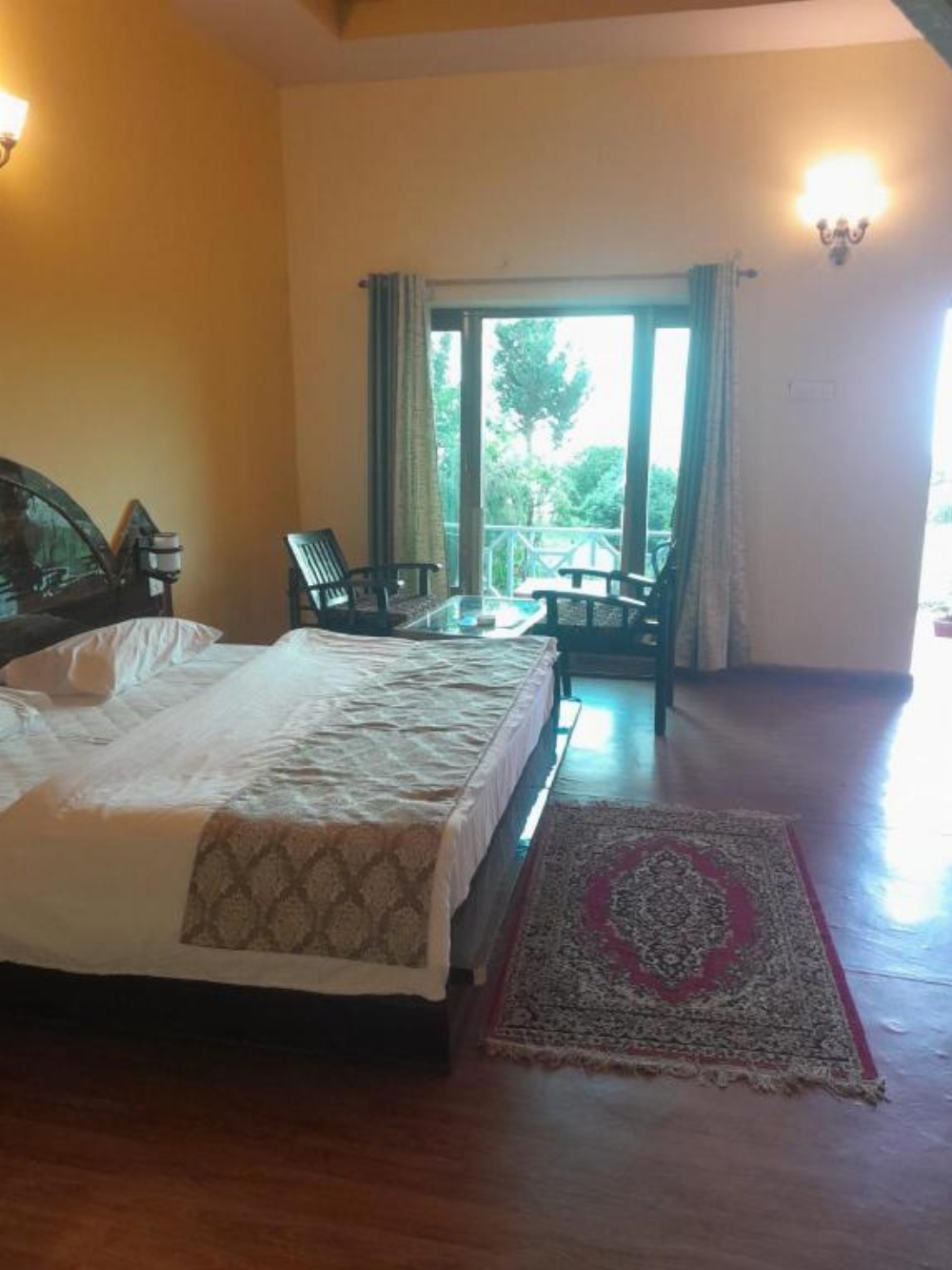 Room image 4