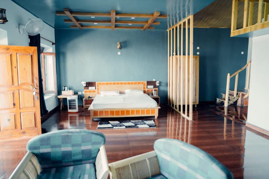 Room image 4